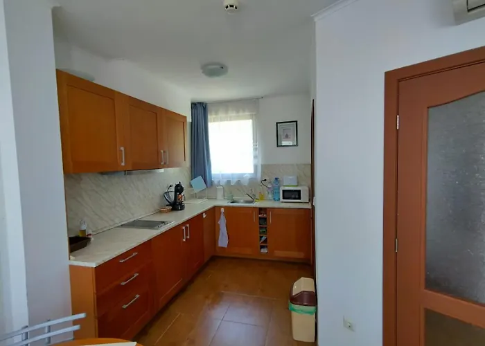 Bay View Nona 1c - * Kosharitsa