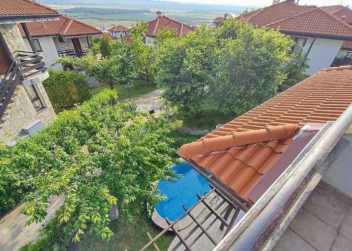 Bay View Nona 1c - * Kosharitsa